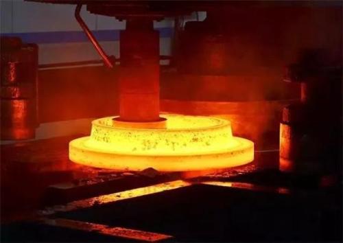 在鍛件淬火冷卻的過(guò)程中，會(huì)有哪些問(wèn)題出現(xiàn)？